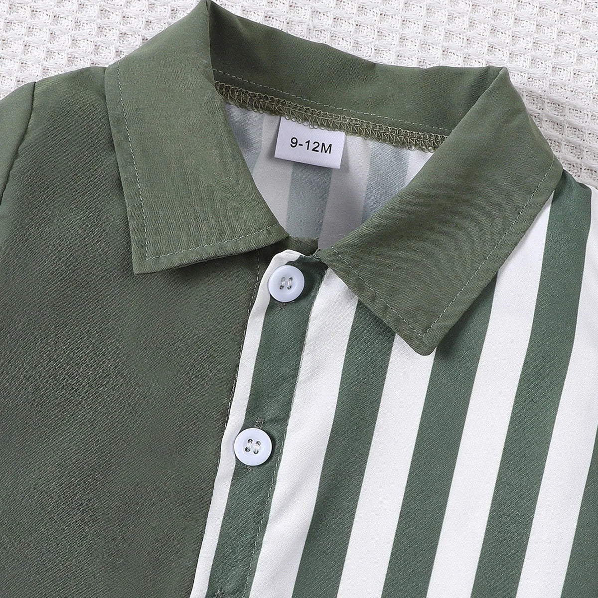 fashionable and casual solid color short sleeved shirt and shorts